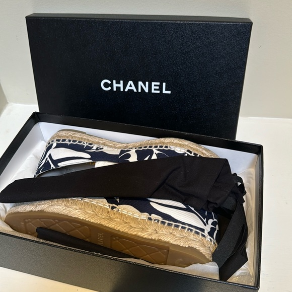Brand new Chanel shoes - Picture 2 of 5